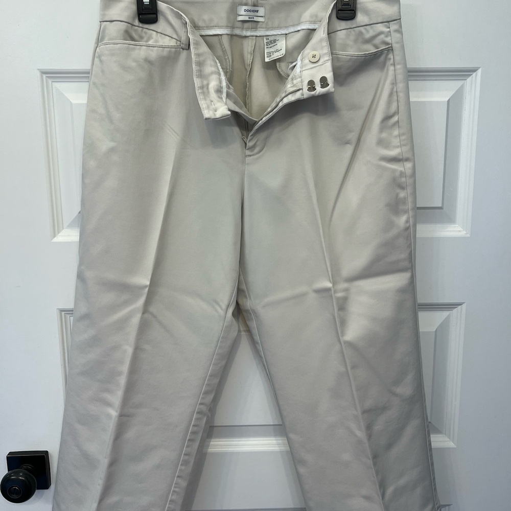 Dockers Women’s Chino in Light Beige